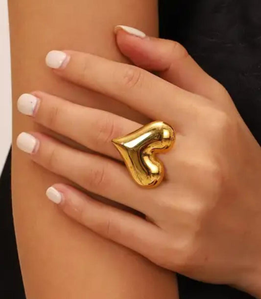 Anillo corazón dorado