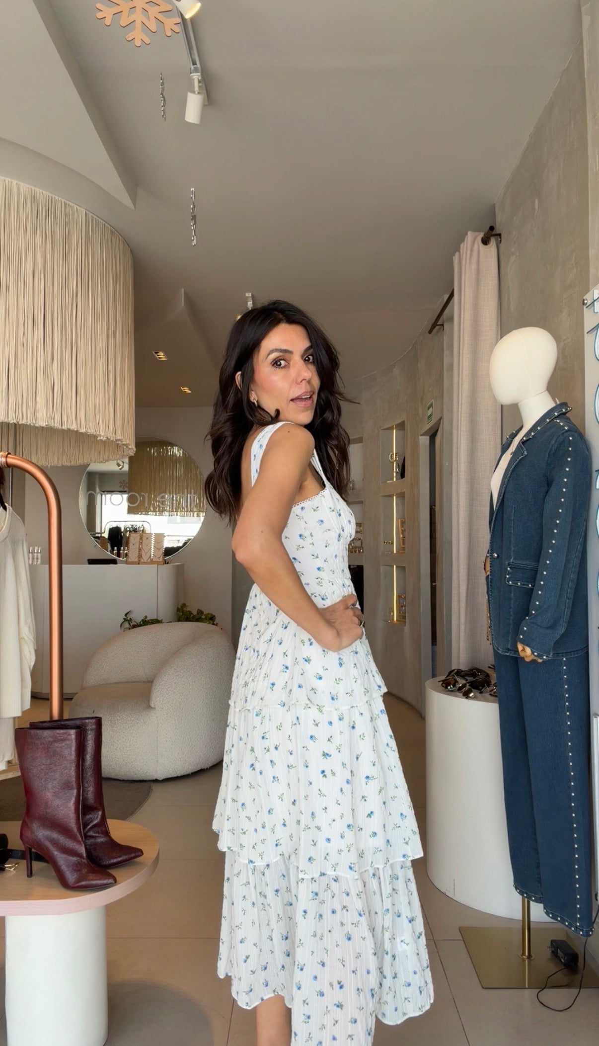 Vestido blanco flores azules