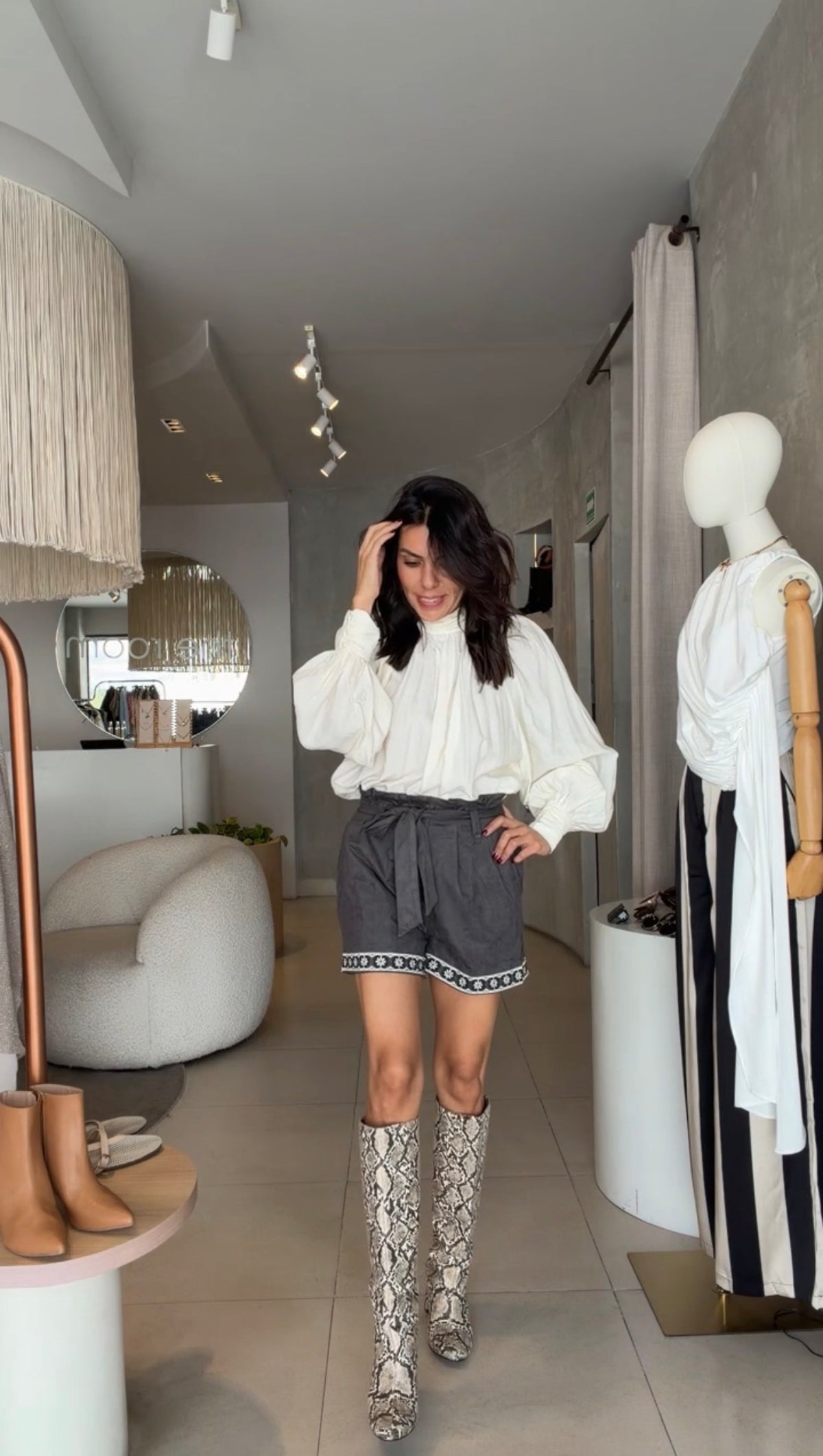 Short suede gris