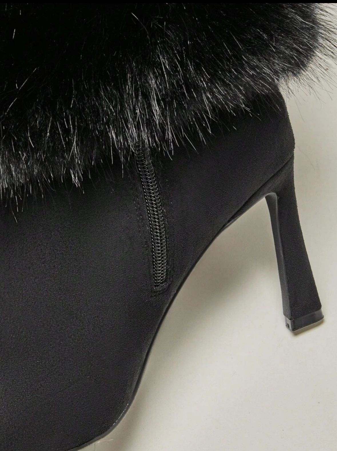 Botas negras peluche