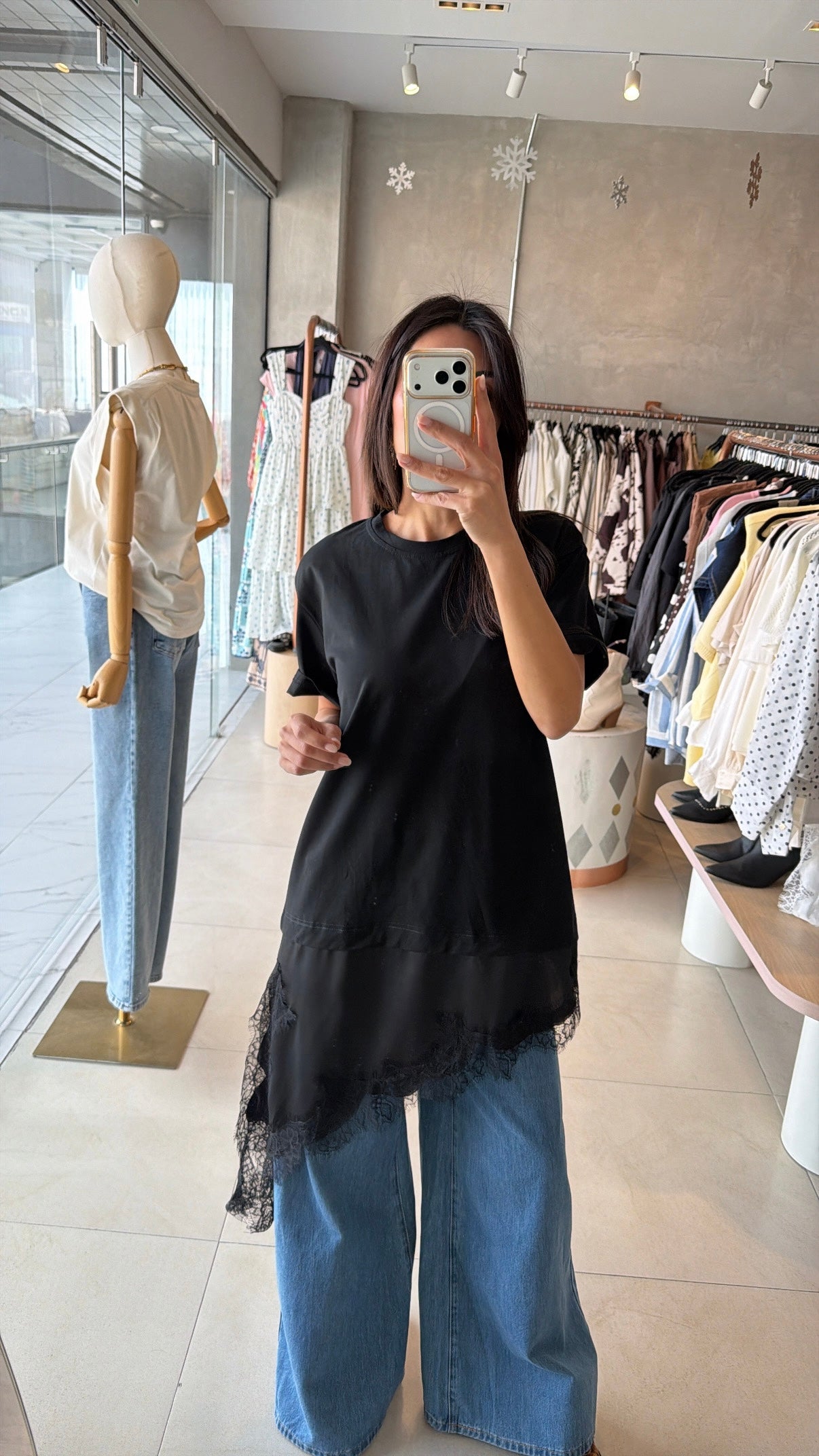 Tshirt asimetrica con falda satin