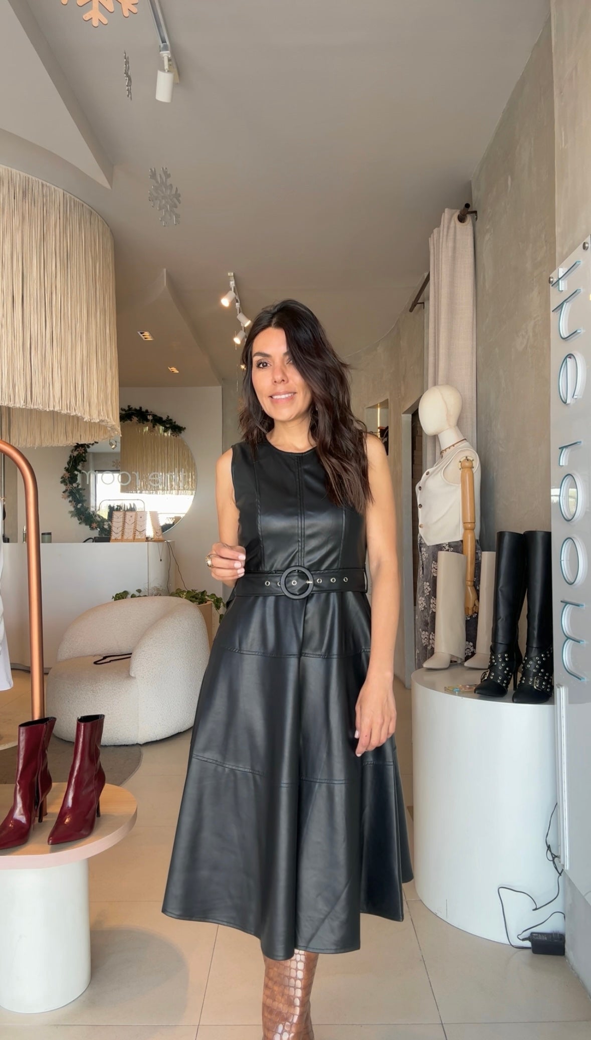 Vestido vinipiel negro