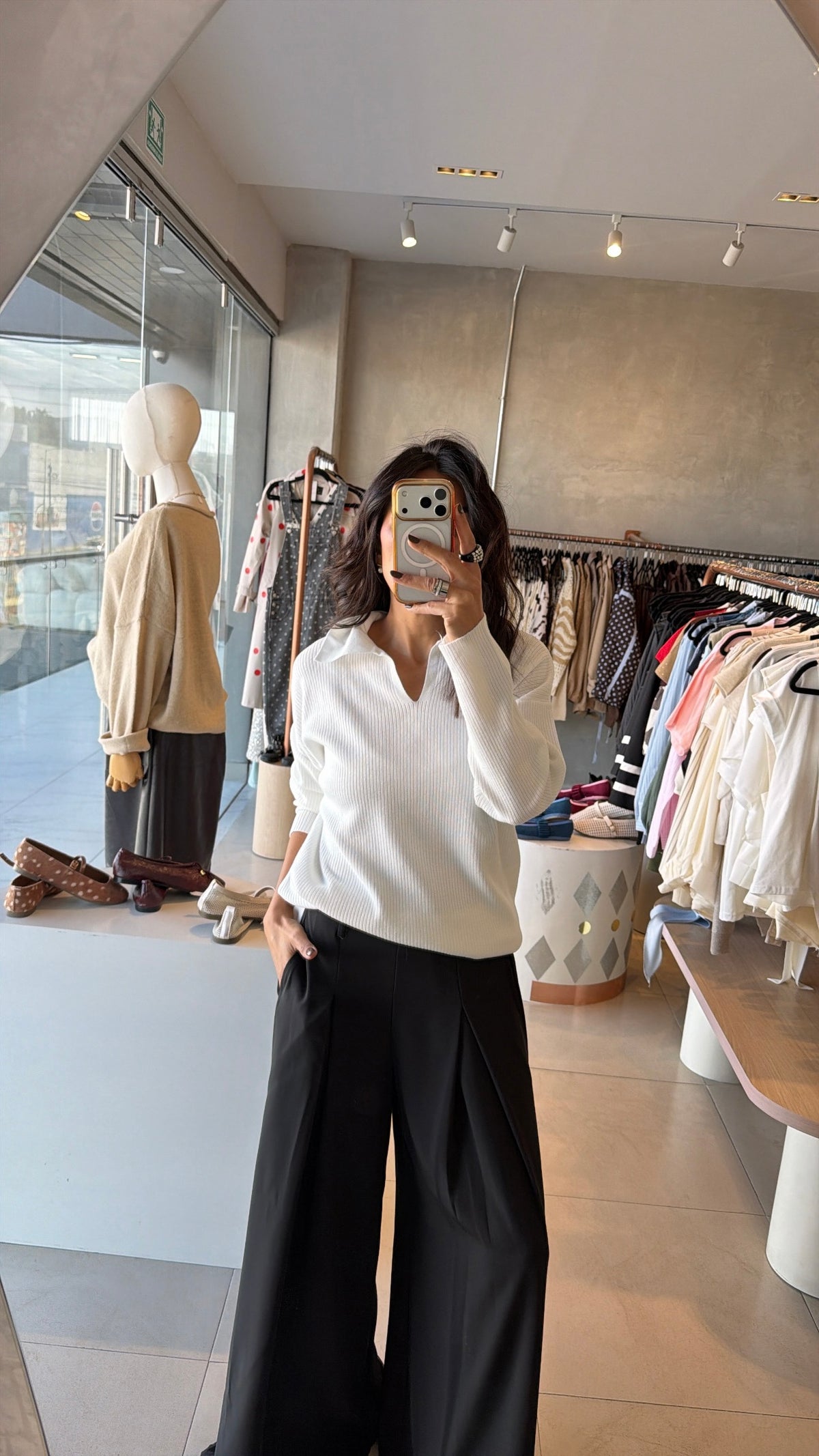 Suéter blanco cuello polo