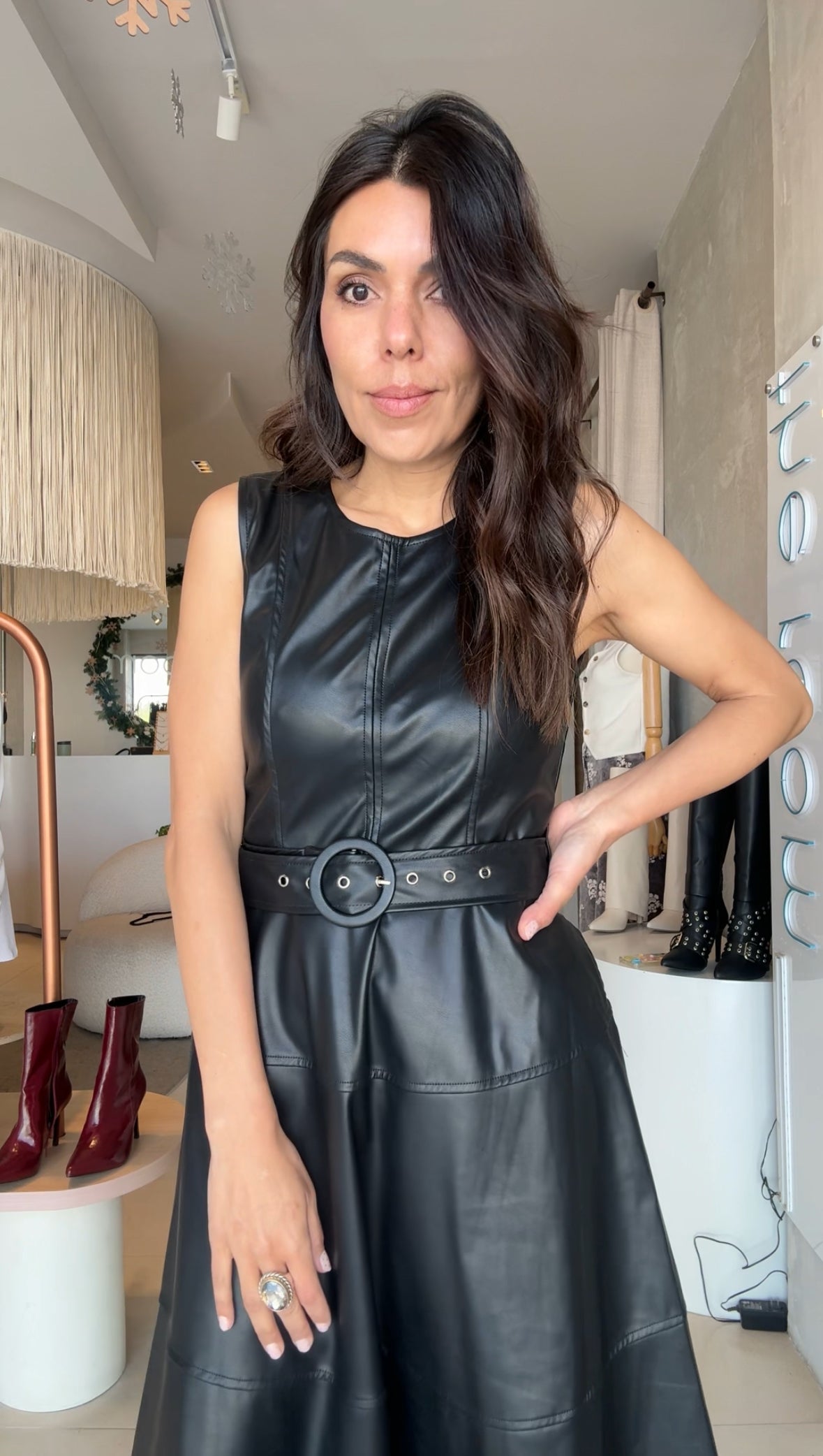 Vestido vinipiel negro