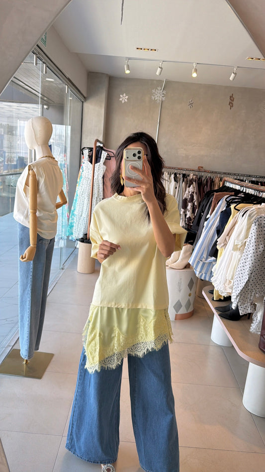 Tshirt asimetrica con falda satin