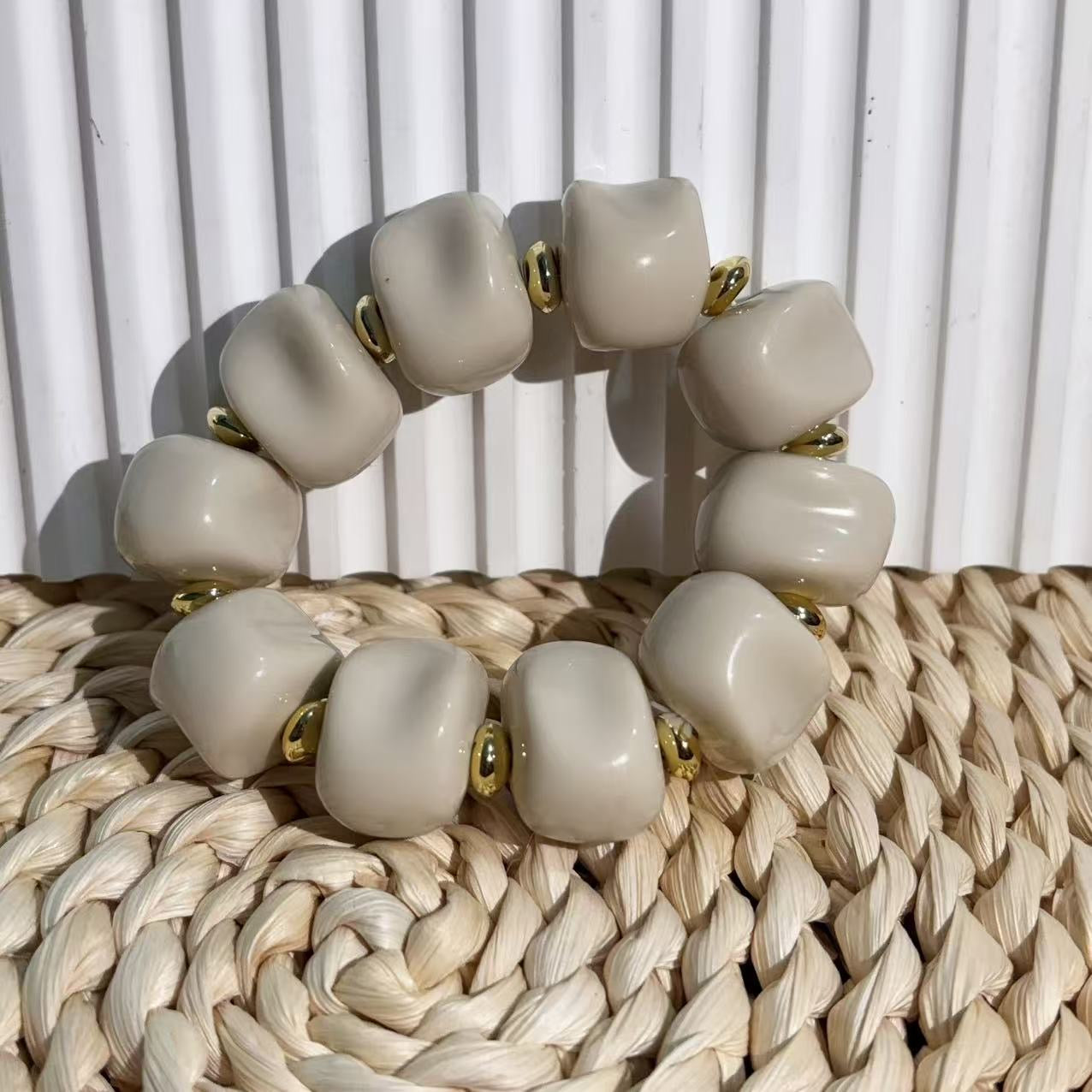 Pulsera piedras con dorado