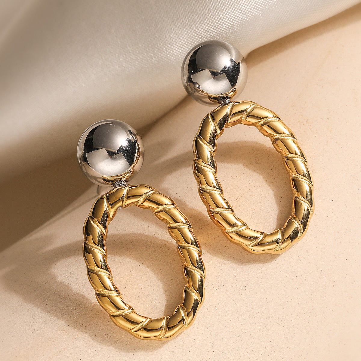 Aretes ovalados