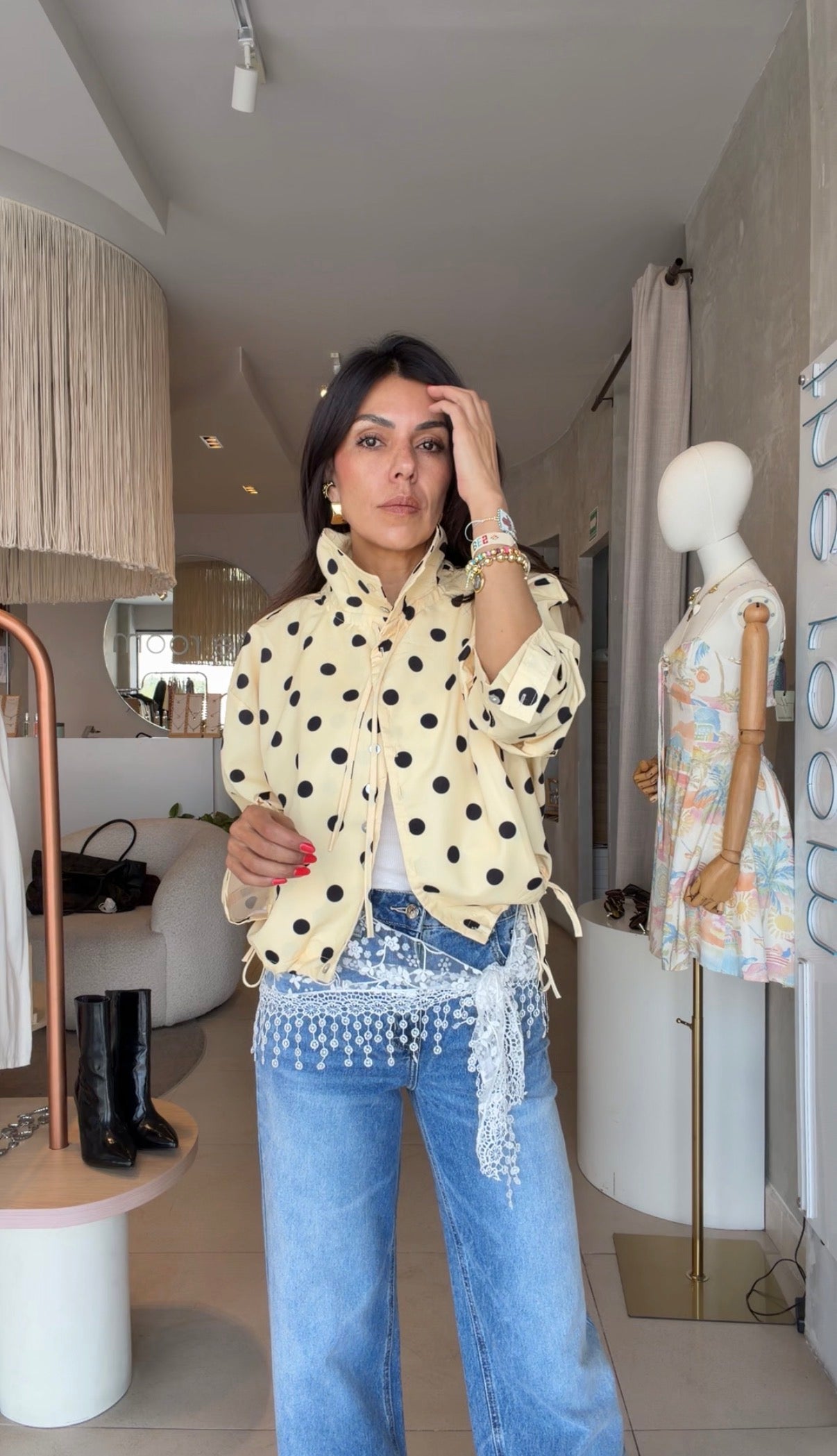 Chamarra polka dots amarilla