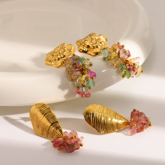 Aretes concha y piedras rosas