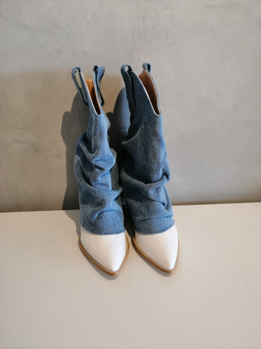 Botin denim con blanco