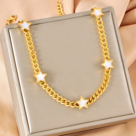 Collar dorado estrellas