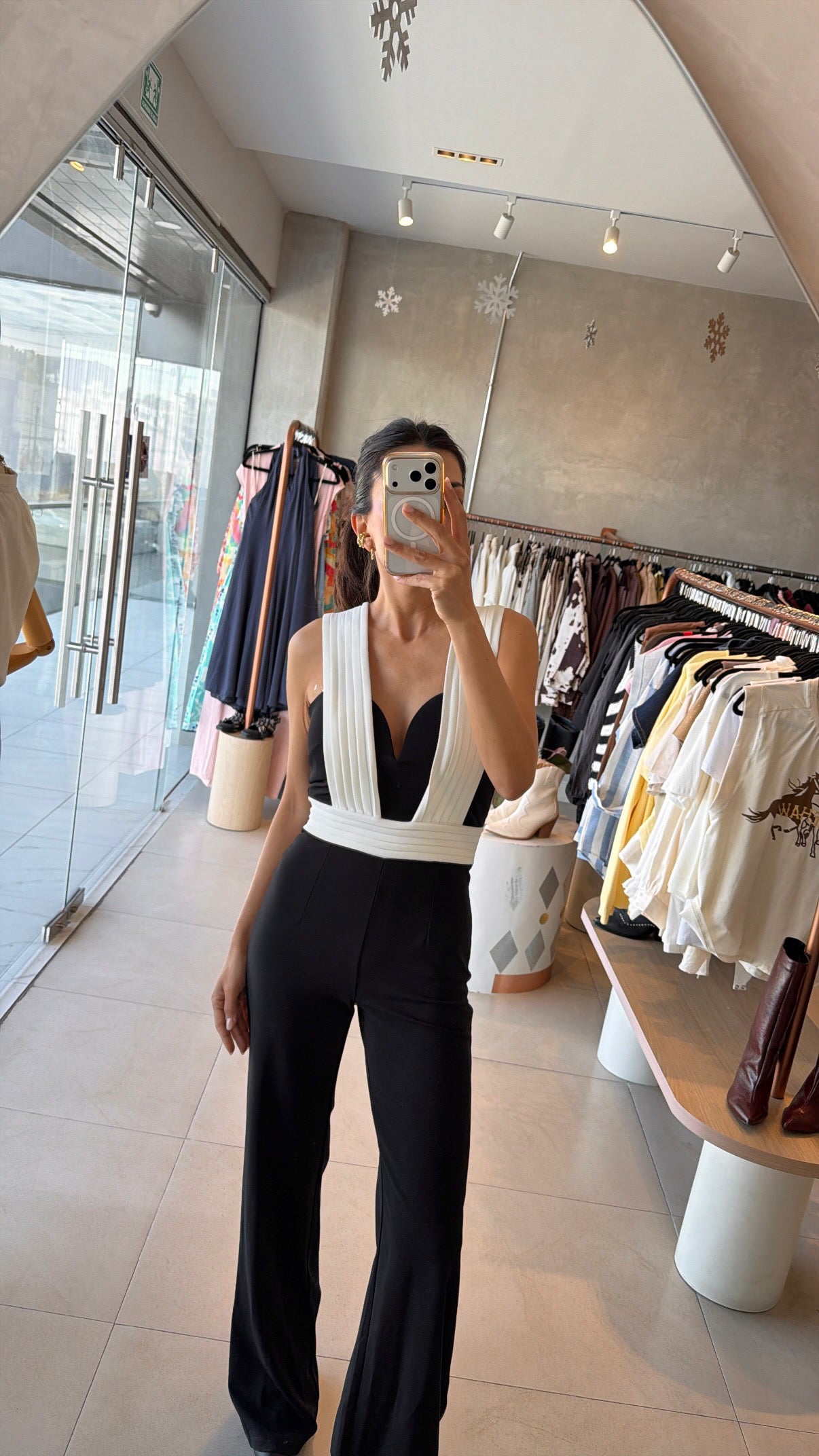 Jumpsuit negro con blanco
