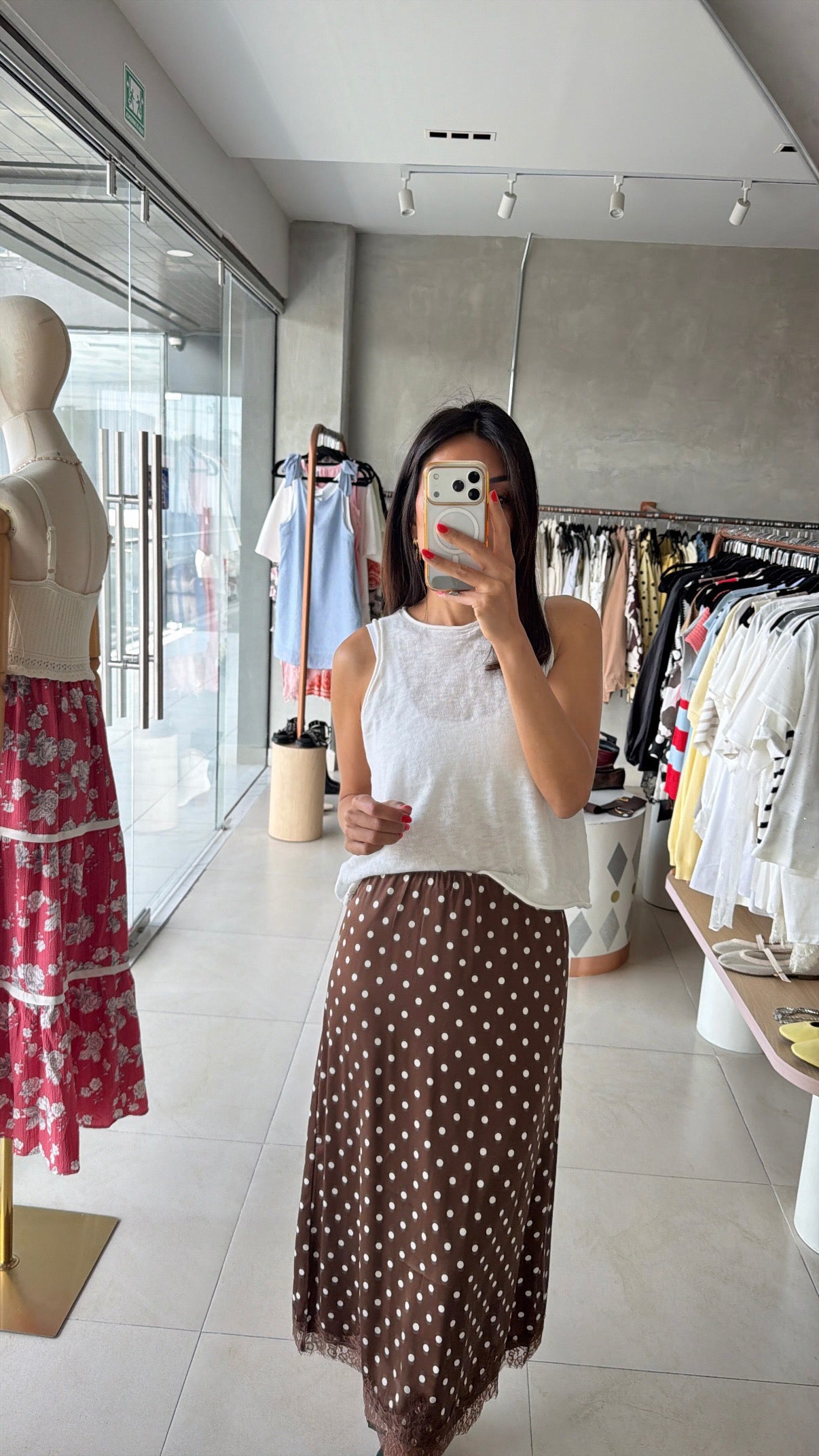 Falda cafe polka dots