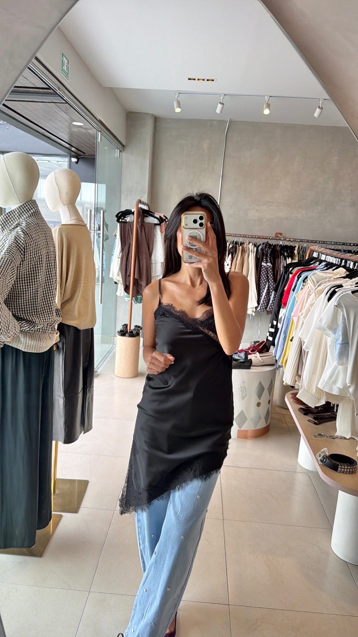 Vestido lencero negro
