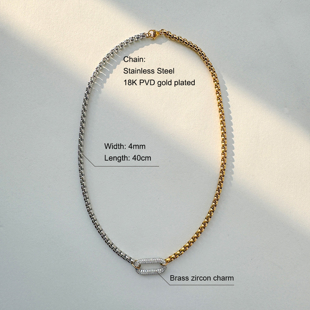 Cadena dorada con plata