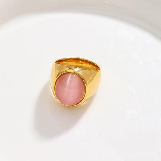Anillo dorado con rosa