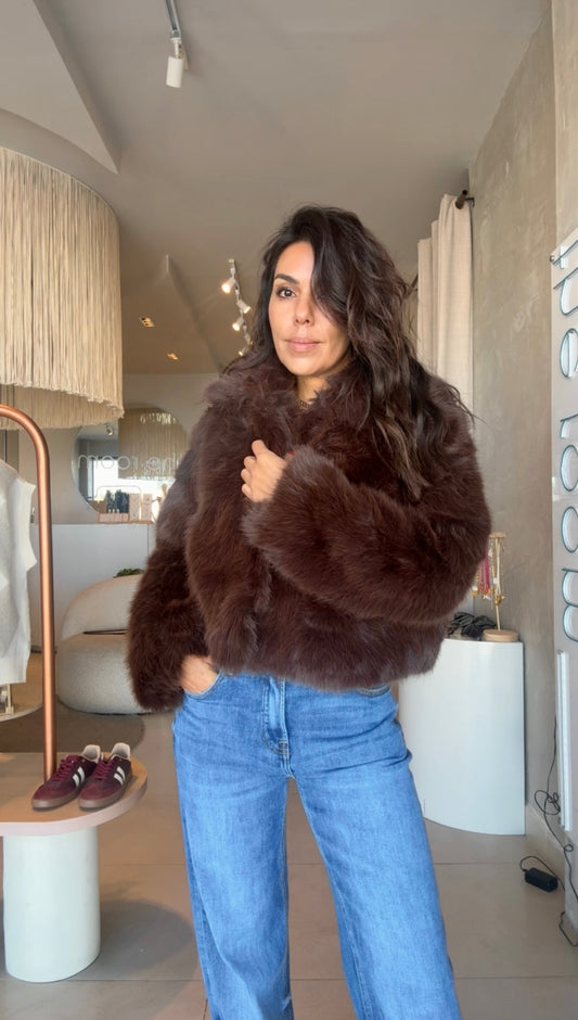 Abrigo café peluche