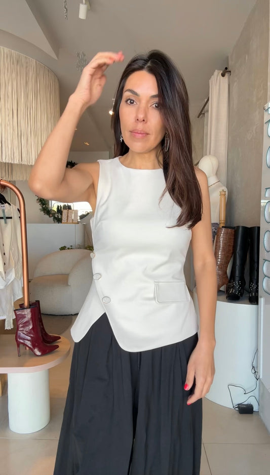 Chaleco beige botones