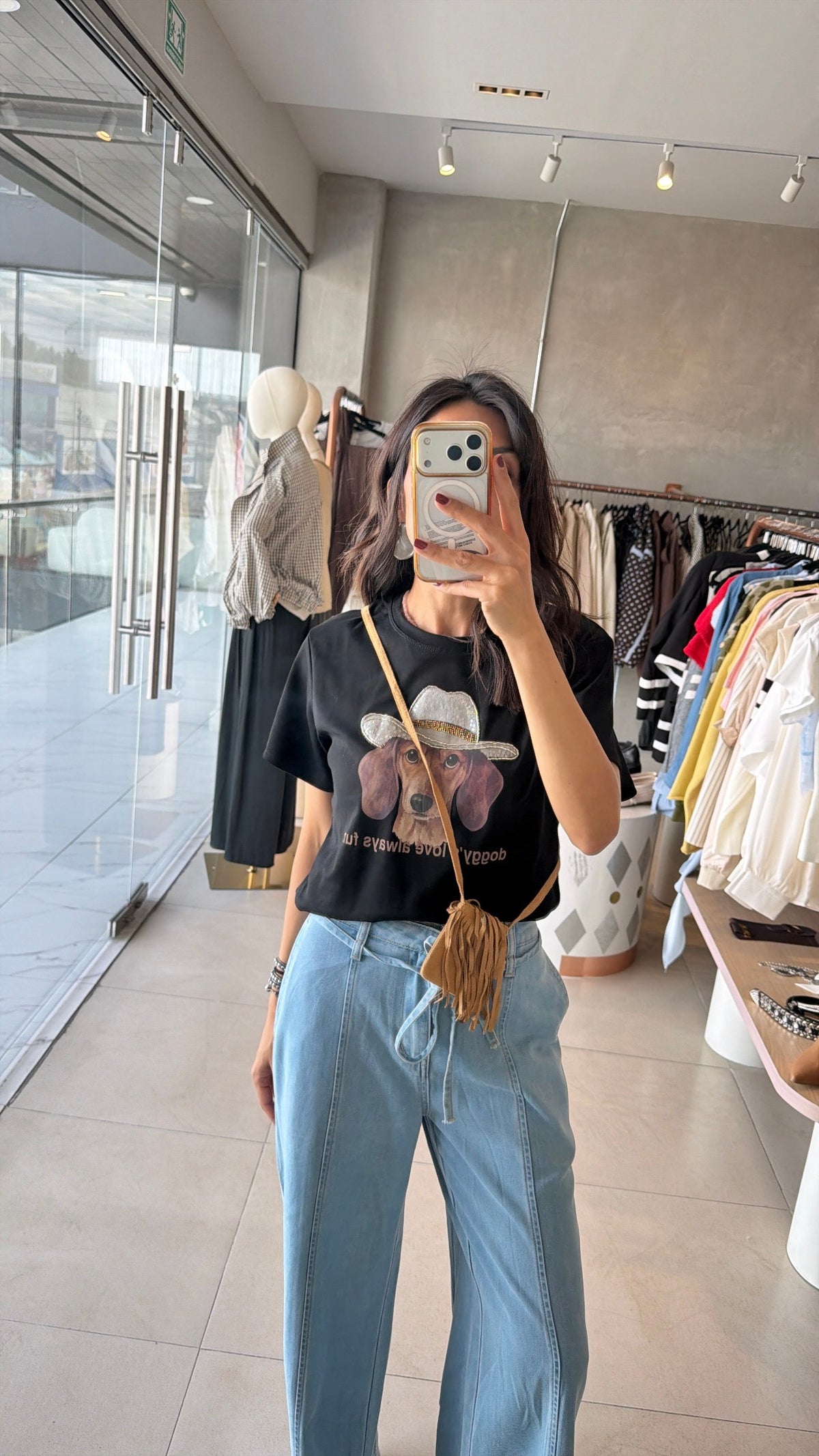 Tshirt perrito cowboy negra